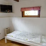 Nad Jeziorem W Karwiku